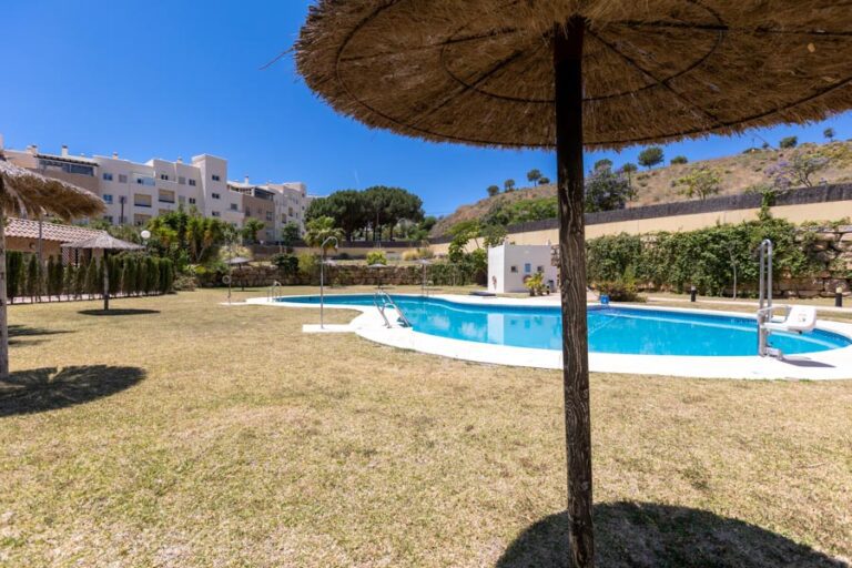 PISCINE CISNE 2
