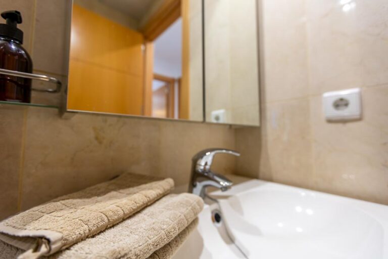 SALLE DE DOUCHE CISNE 3